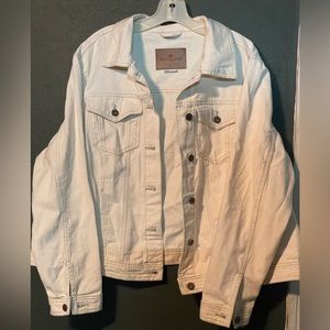 Cropped white denim jacket. Size 3X